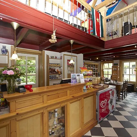 Chalet Recreatiepark Wiringherlant 2 Hippolytushoef