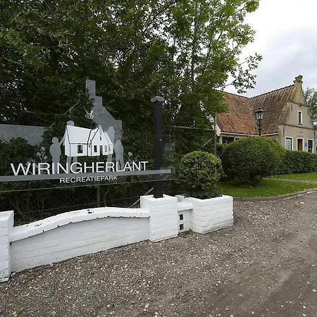 Chalet Recreatiepark Wiringherlant 2 Alpehytte