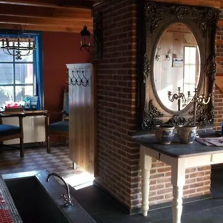 Chalet Recreatiepark Wiringherlant 2 Hippolytushoef
